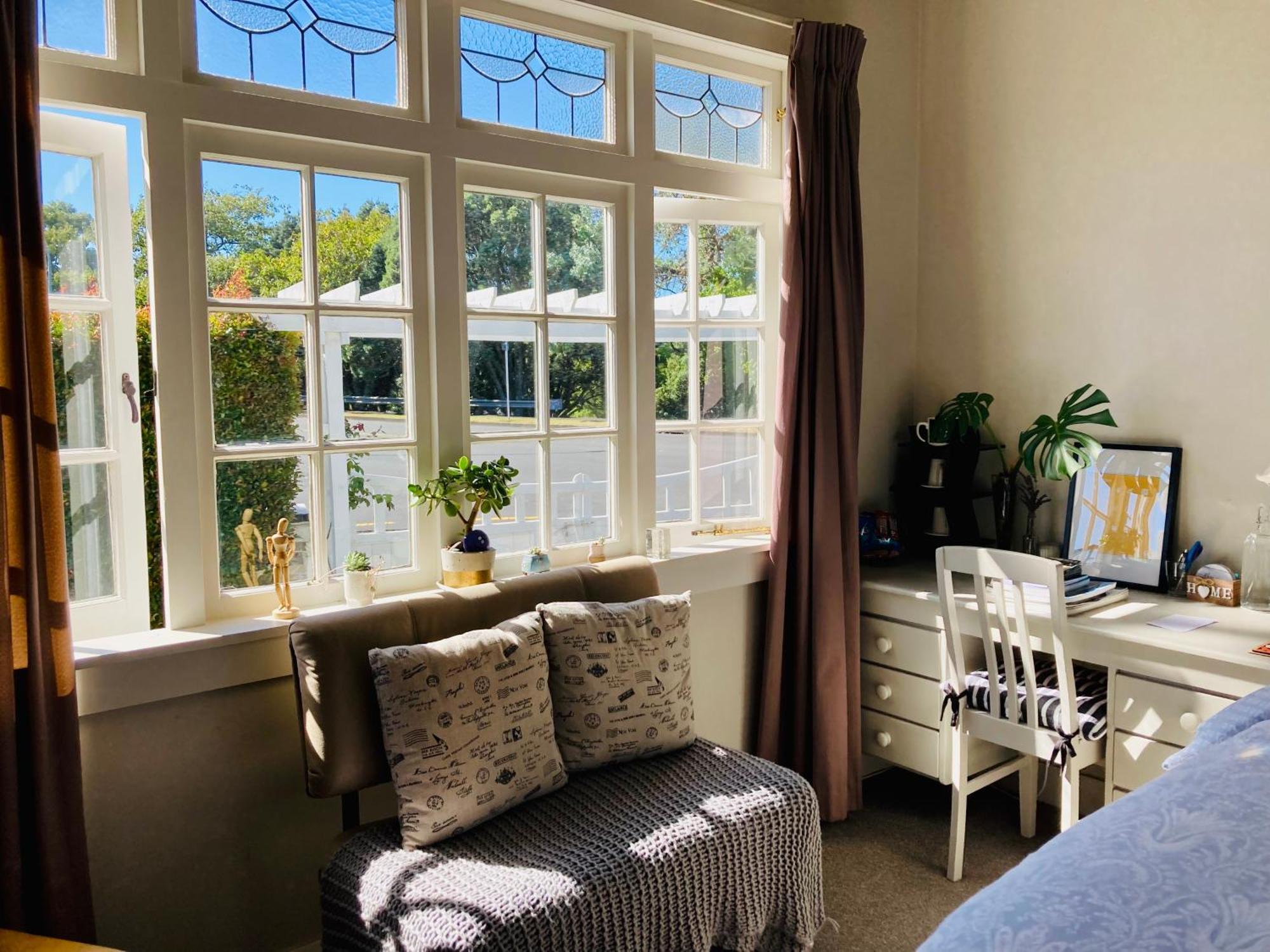 Spacious And Sunny Master Bedroom With Shared Bathrooms Auckland Exterior foto